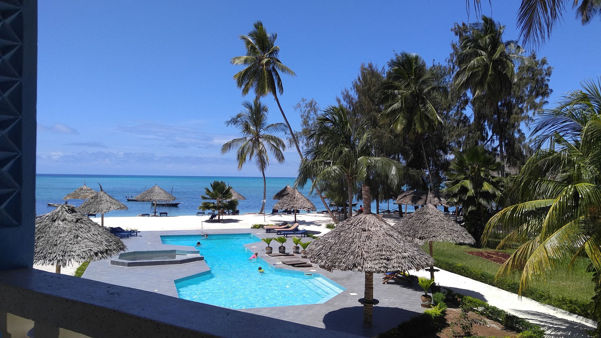 Smiles Beach Hotel