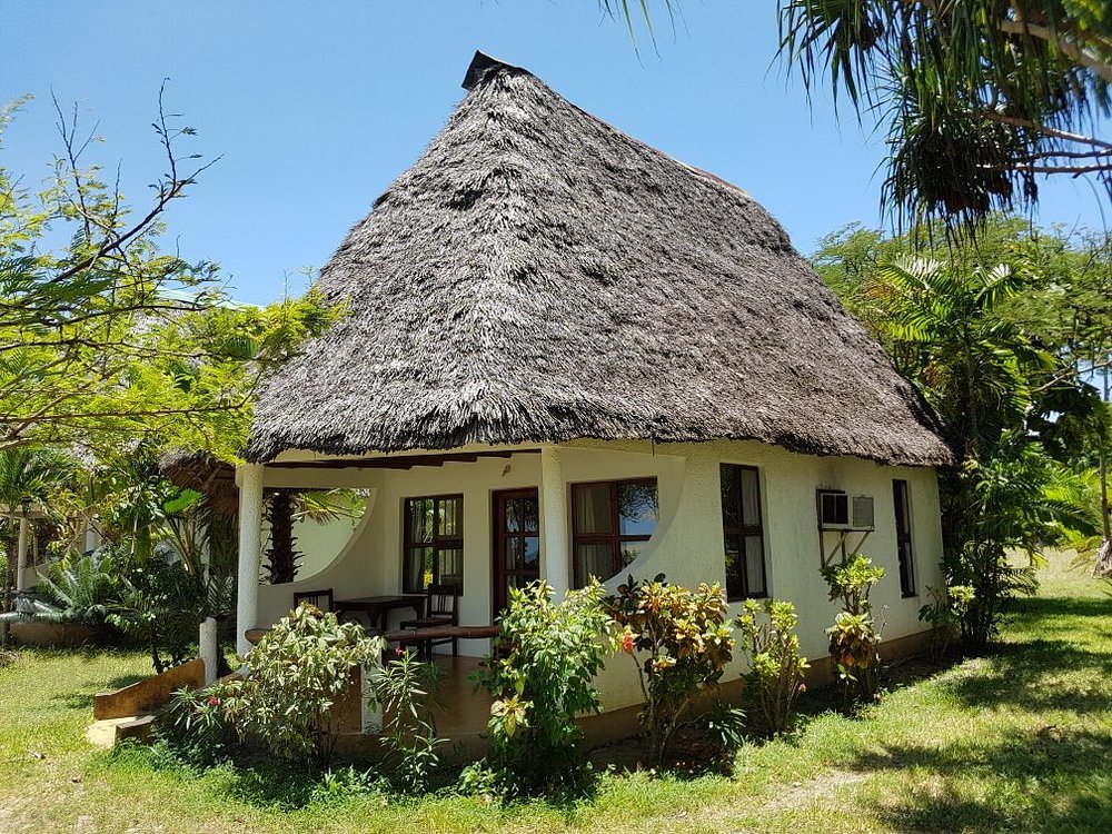 Travellers Lodge Bagamoyo image 1