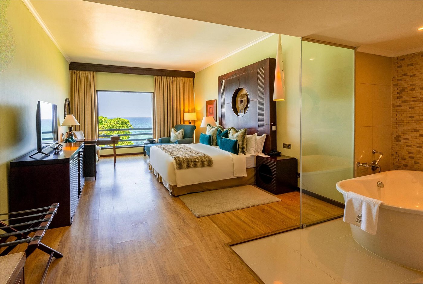 Sea Cliff Hotel image 5