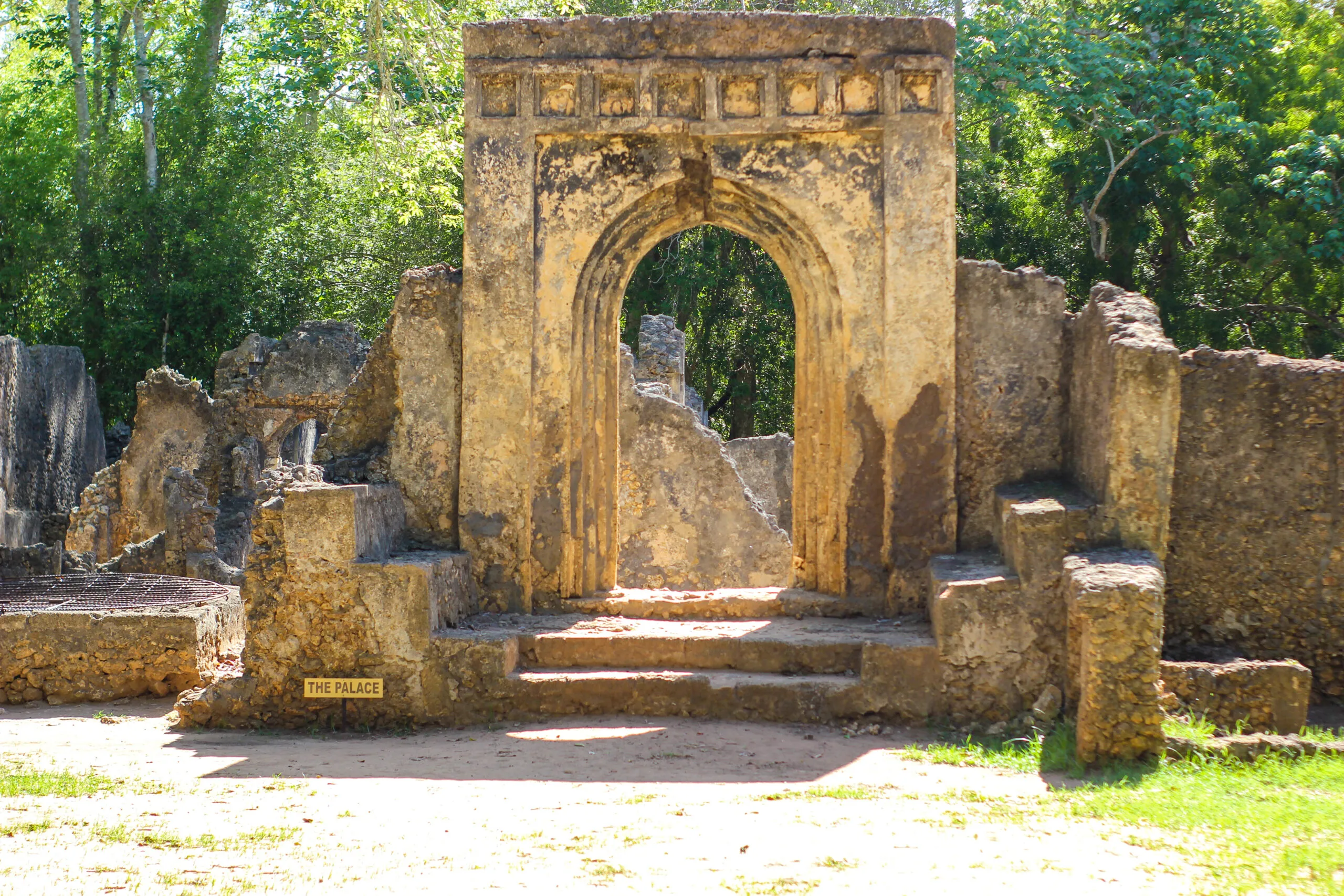 Gede Ruins image 1