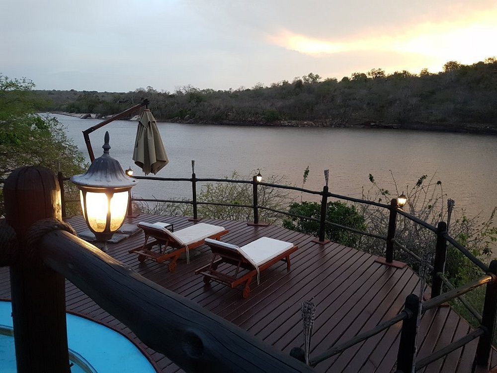 Serena Mivumo River Lodge