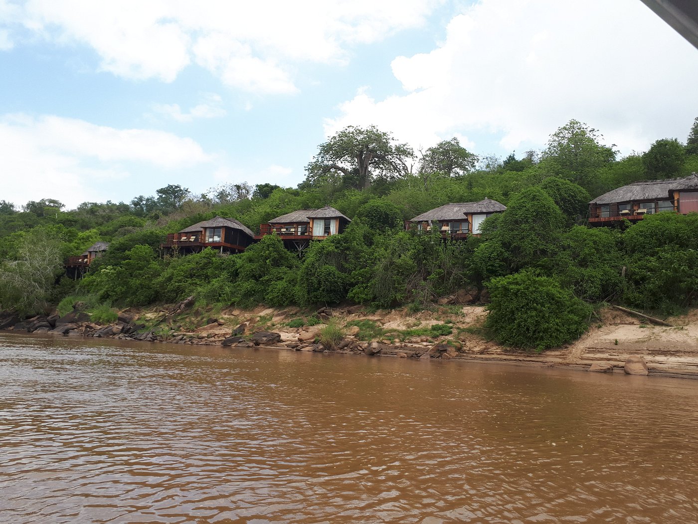 Serena Mivumo River Lodge image 3