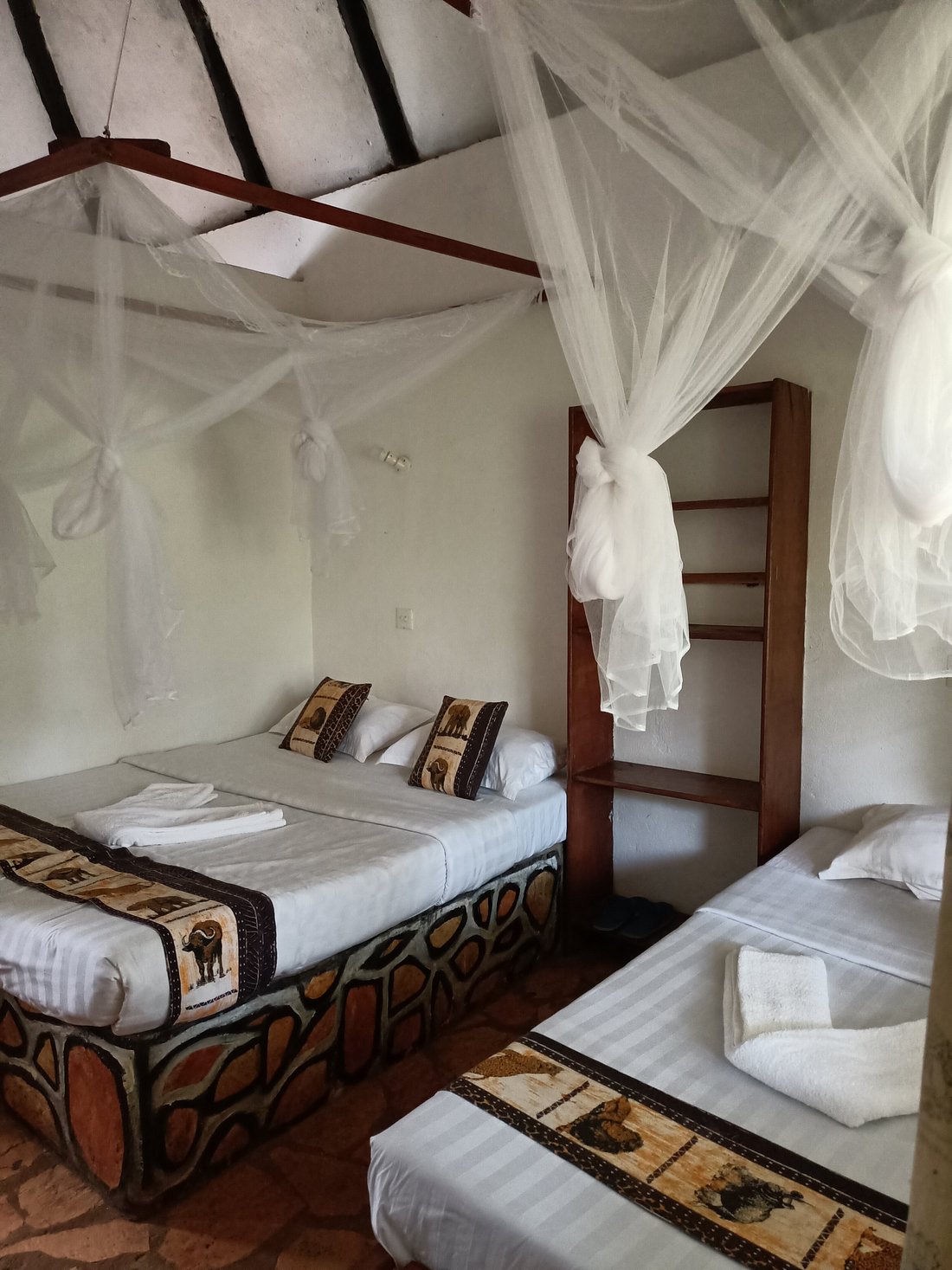 Kingfisher Safaris Resort Hotel image 2