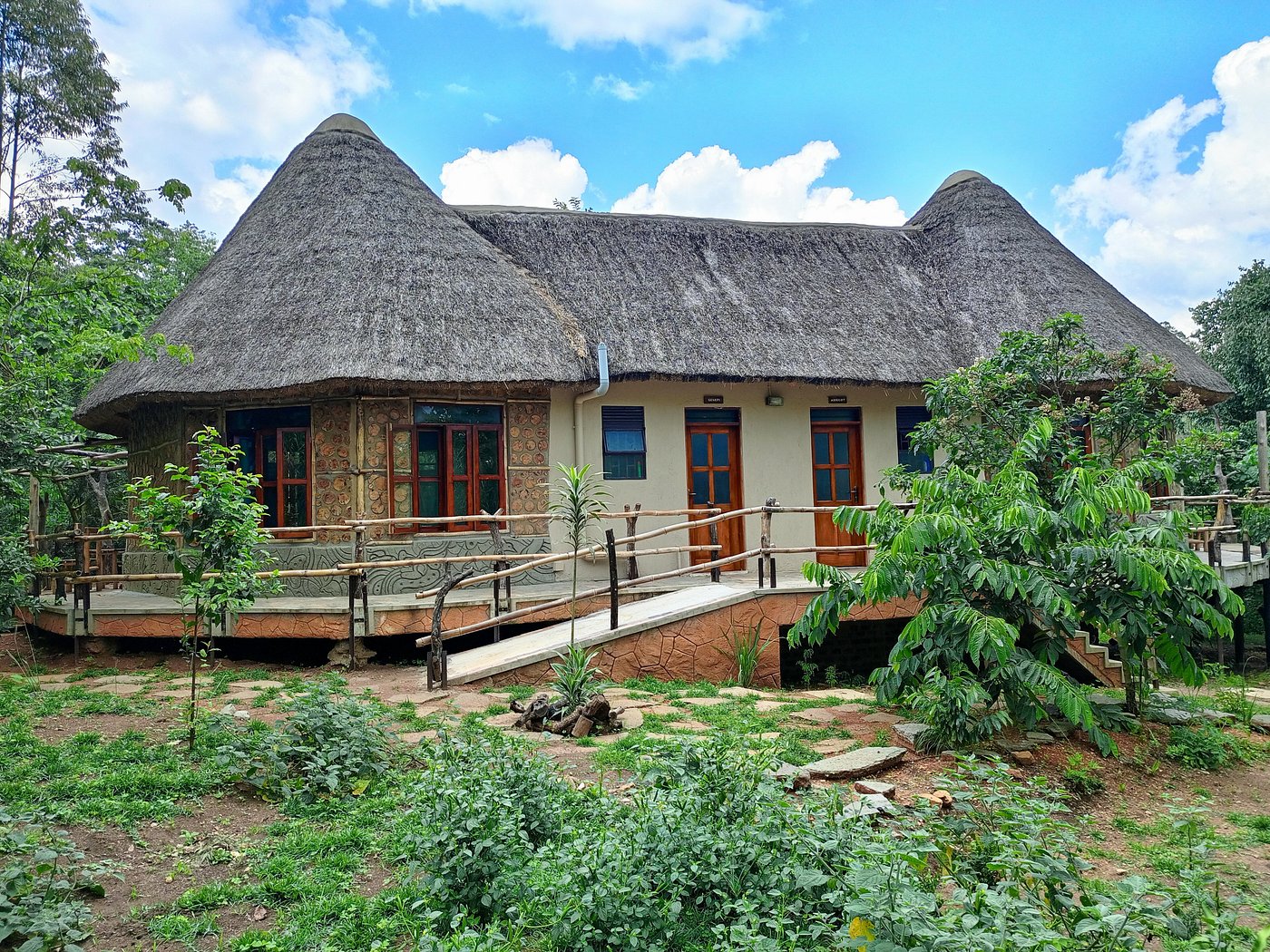 Chimpanzee Capital Safari Lodge