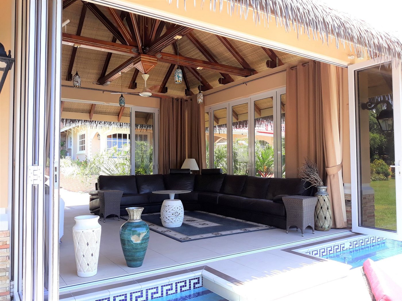 Au Fond De Mer View Self Catering Apartment image 3
