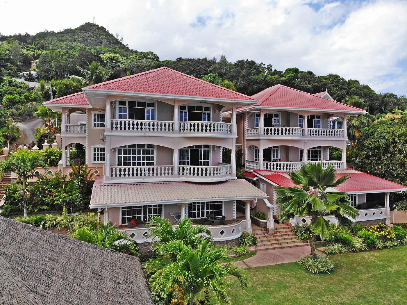 Au Fond De Mer View Self Catering Apartment image 2