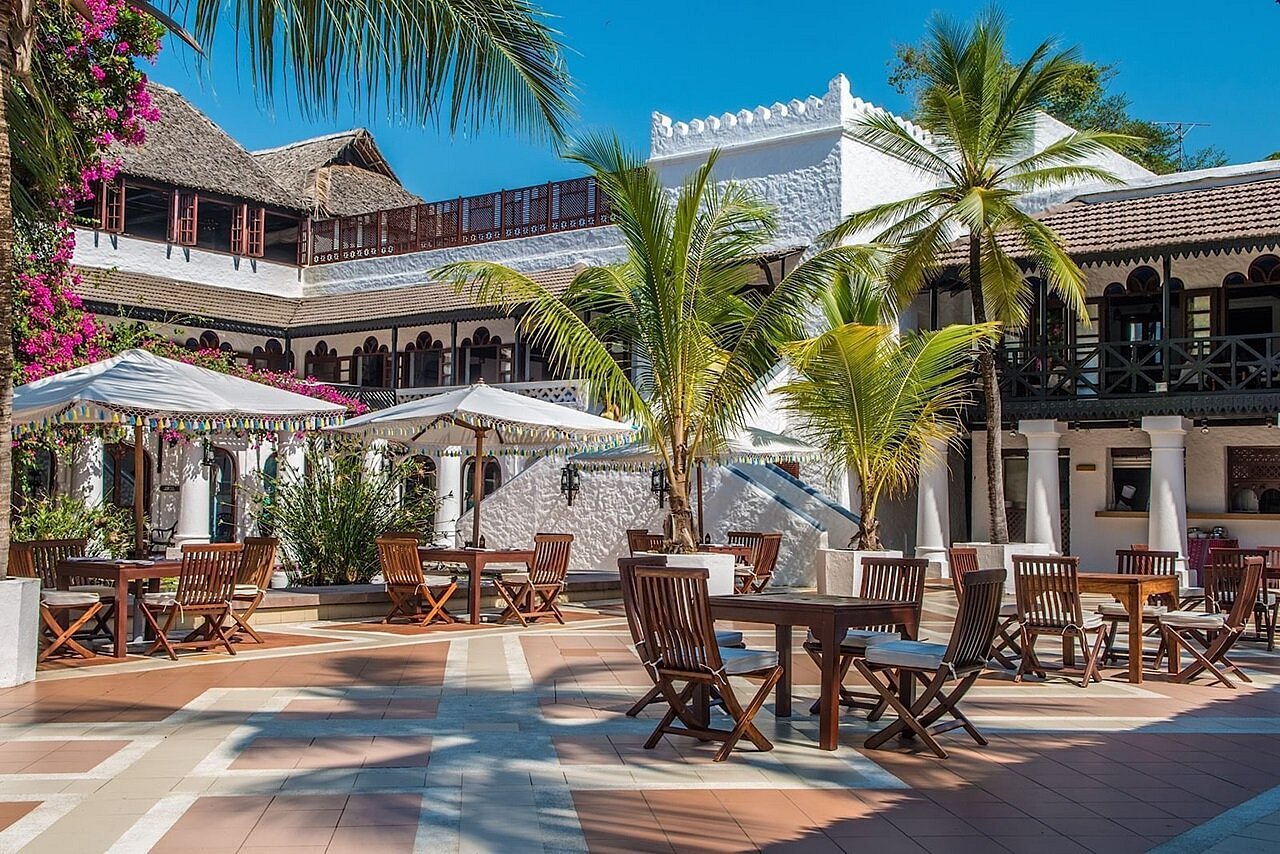 Serena Beach Resort & Spa image 3