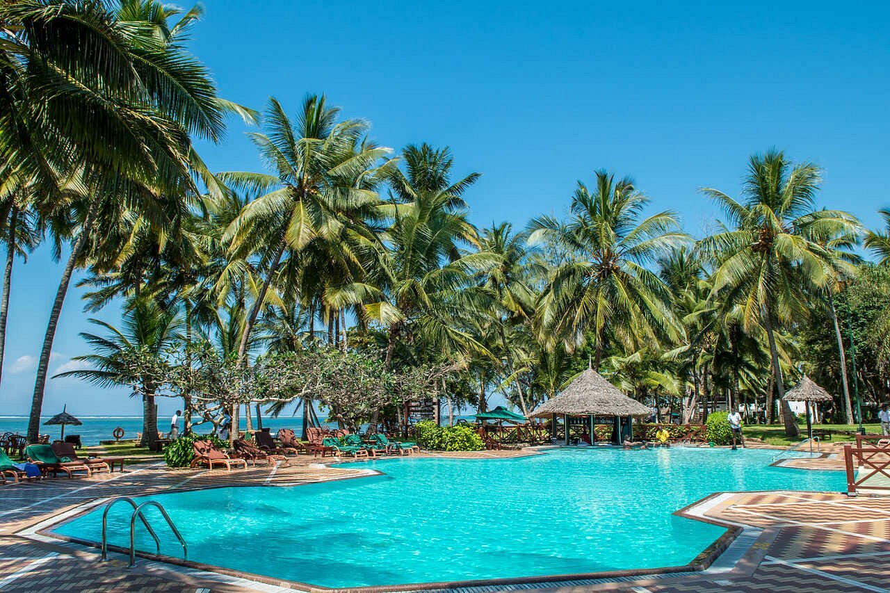 Serena Beach Resort & Spa image 1