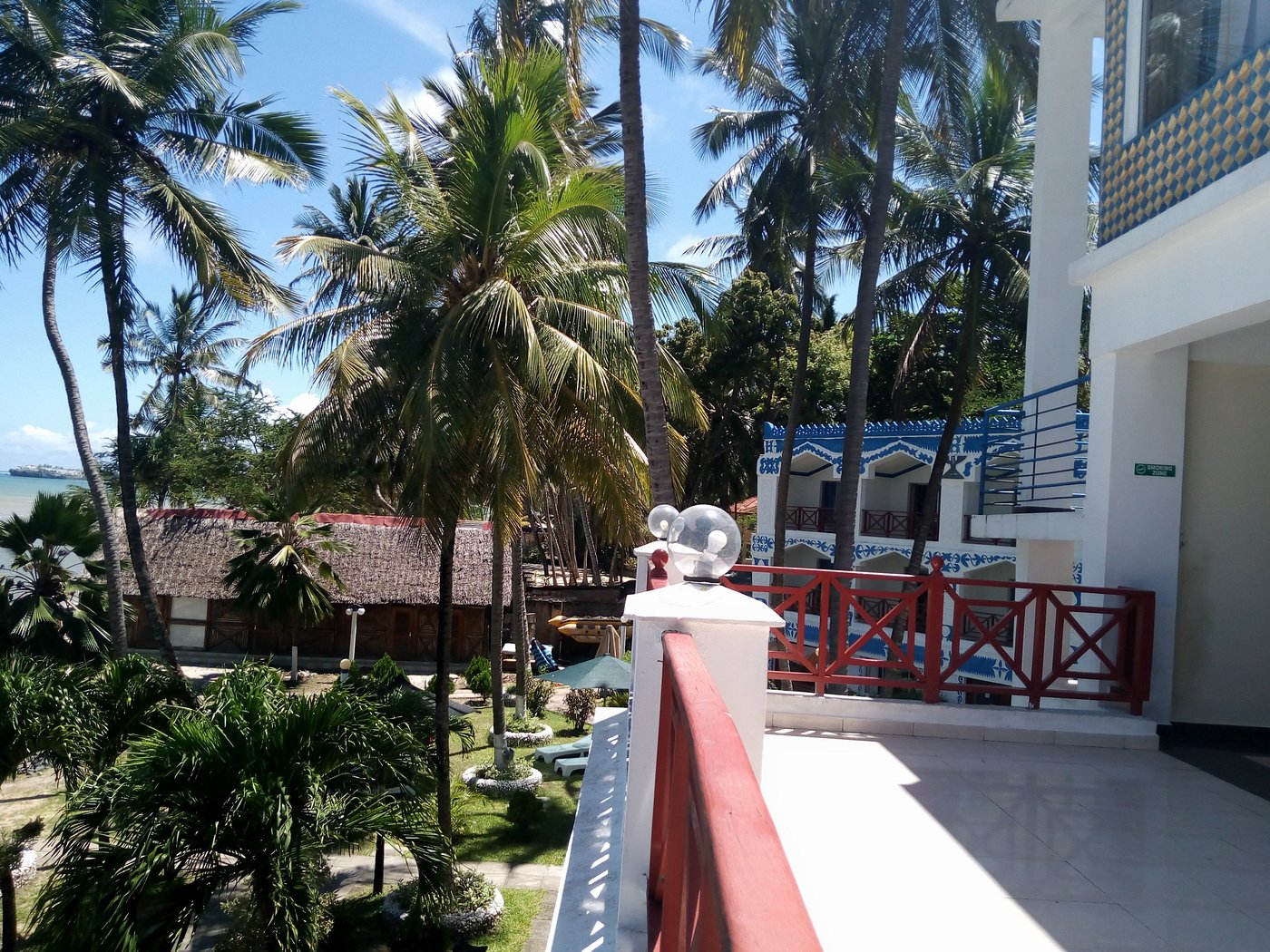 Sai Rock Beach Hotel & Spa image 3