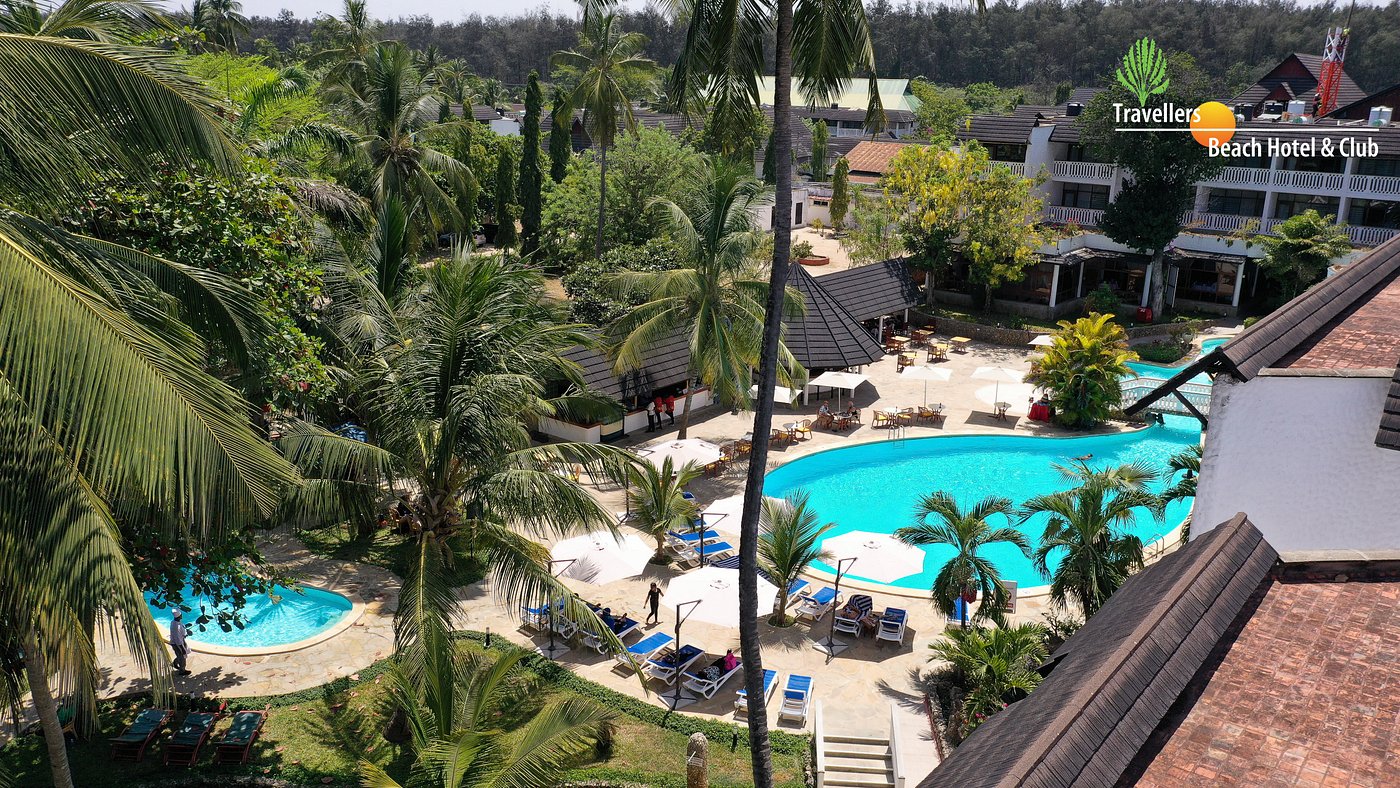 Travellers Beach Hotel & Spa image 2