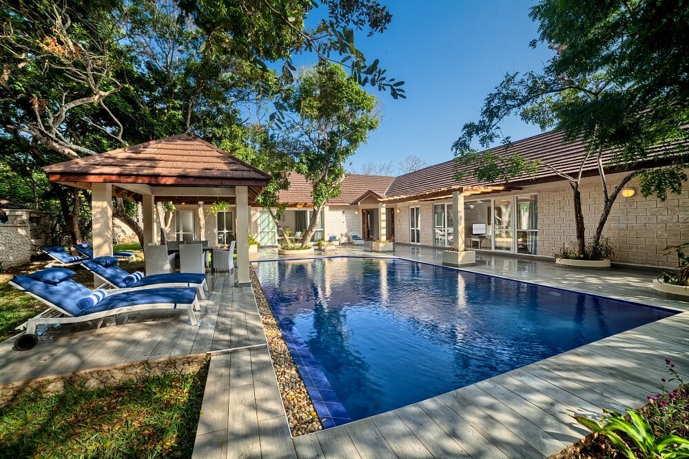 Leopard Beach Resort image 1