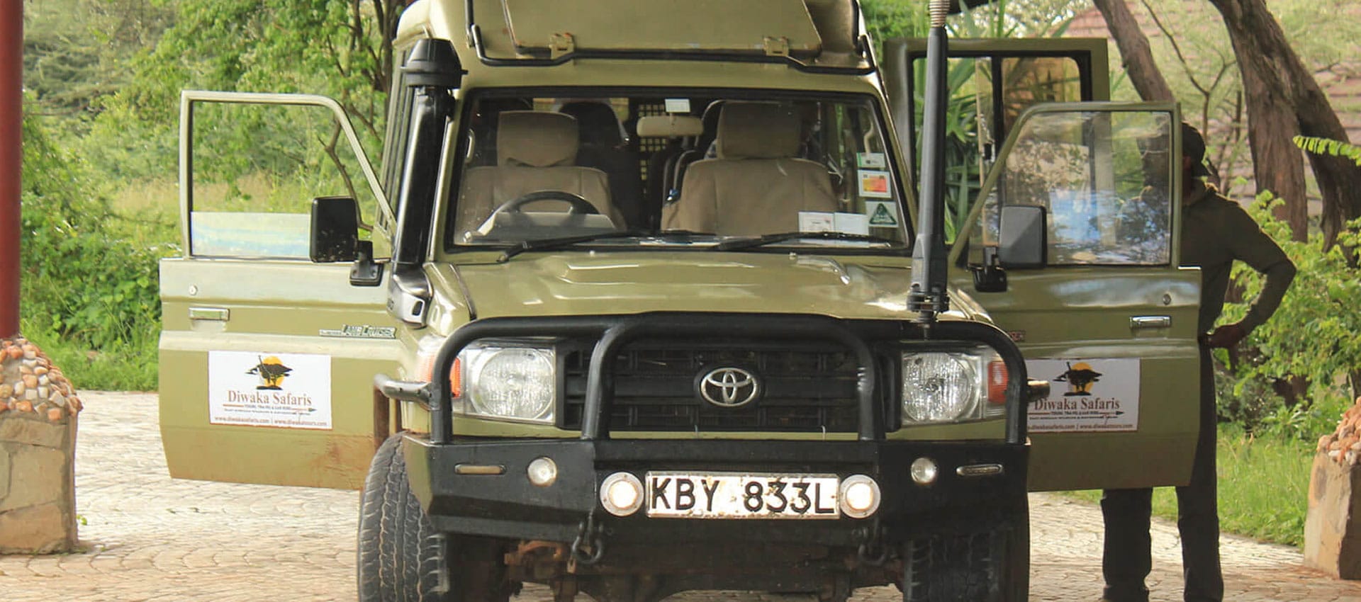 Diwaka Safaris team and safari experience